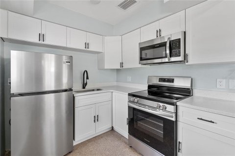 Купить коммерческую недвижимость в Даннеллон, Флорида 4 спальни, 214.79м2, № 2119460 - фото 19