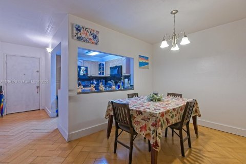 Condominio en venta en Miami, Florida, 2 dormitorios, 91.6 m2 № 1740087 - foto 6