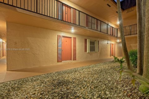 Condominio en venta en Miami, Florida, 2 dormitorios, 91.6 m2 № 1740087 - foto 1