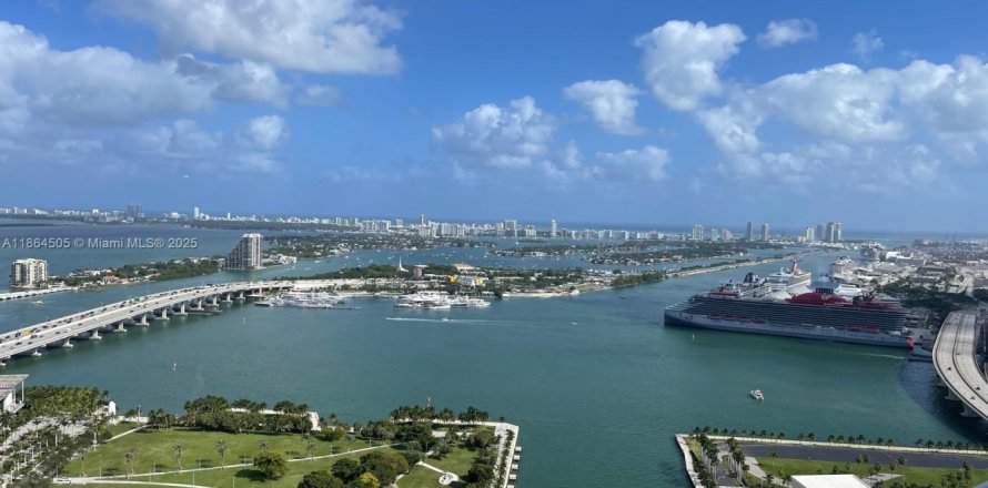 Condominio en Miami, Florida, 1 dormitorio № 1892611
