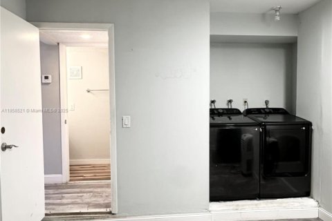 Casa en venta en Davie, Florida, 3 dormitorios, 143.16 m2 № 1882680 - foto 18