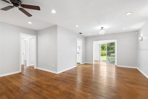 House in Lakeland, Florida 4 bedrooms, 230.49 sq.m. № 1866309 - photo 6