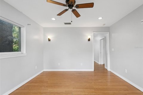 House in Lakeland, Florida 4 bedrooms, 230.49 sq.m. № 1866309 - photo 15