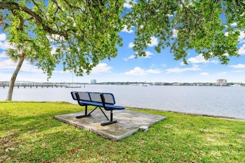Copropriété à vendre à Daytona Beach, Floride: 2 chambres, 73.21 m2 № 2228264 - photo 2