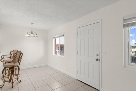 Copropriété à vendre à Daytona Beach, Floride: 2 chambres, 73.21 m2 № 2228264 - photo 12
