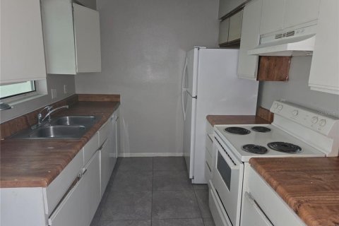 Condo in Kissimmee, Florida, 2 bedrooms  № 2202421 - photo 11