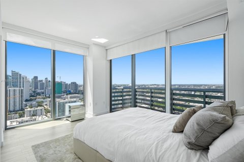 Condo in Miami, Florida, 3 bedrooms № 1965029 - photo 15