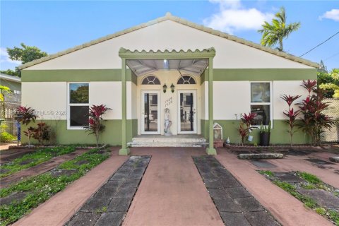 Купить коммерческую недвижимость в Майами, Флорида 224.82м2, № 2005741 - фото 15