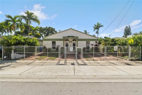 Купить коммерческую недвижимость в Майами, Флорида 224.82м2, № 2005741 - фото 12