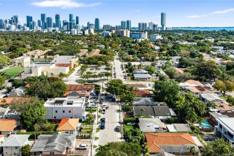 Купить коммерческую недвижимость в Майами, Флорида 224.82м2, № 2005741 - фото 2