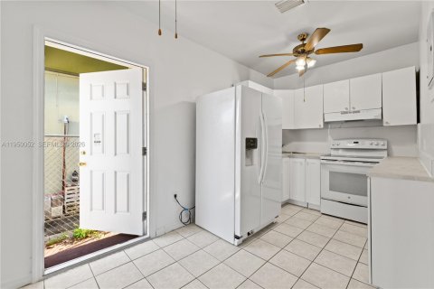 Купить коммерческую недвижимость в Майами, Флорида 224.82м2, № 2005741 - фото 24