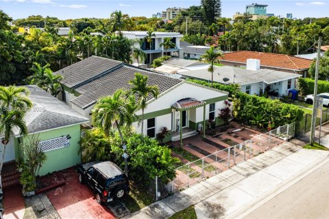 Купить коммерческую недвижимость в Майами, Флорида 224.82м2, № 2005741 - фото 10