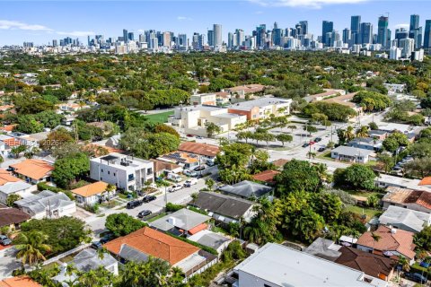 Купить коммерческую недвижимость в Майами, Флорида 224.82м2, № 2005741 - фото 3