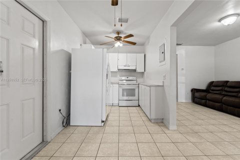 Купить коммерческую недвижимость в Майами, Флорида 224.82м2, № 2005741 - фото 22