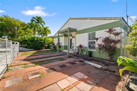 Купить коммерческую недвижимость в Майами, Флорида 224.82м2, № 2005741 - фото 13