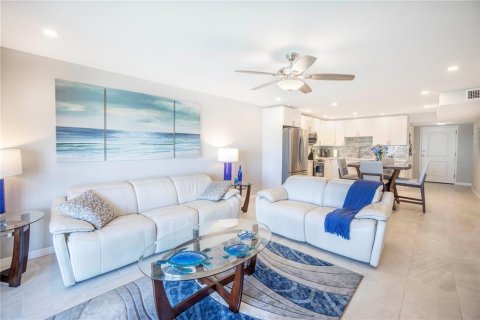 Condo in South Pasadena, Florida, 2 bedrooms  № 2195745 - photo 20
