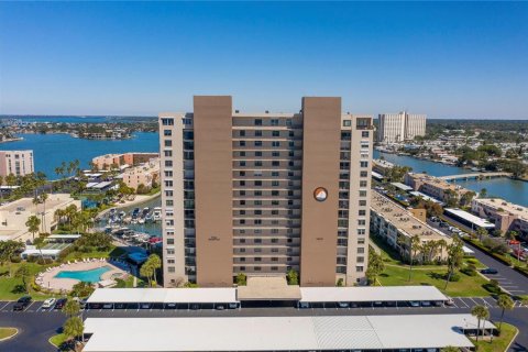 Condo in South Pasadena, Florida, 2 bedrooms  № 2195745 - photo 2