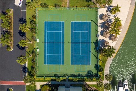 Condo in South Pasadena, Florida, 2 bedrooms  № 2195745 - photo 4