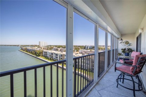Condo in South Pasadena, Florida, 2 bedrooms  № 2195745 - photo 5