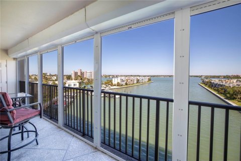 Condo in South Pasadena, Florida, 2 bedrooms  № 2195745