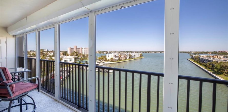 Condo in South Pasadena, Florida, 2 bedrooms  № 2195745