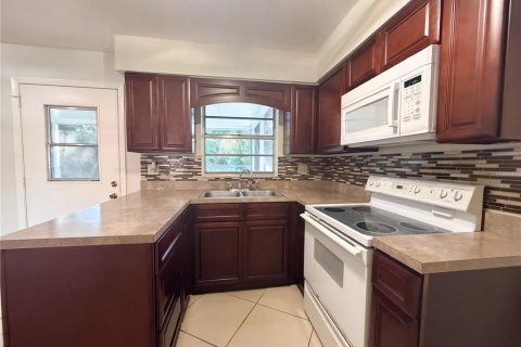 Casa en venta en Dade City, Florida, 2 dormitorios, 80.27 m2 № 2386399 - foto 7