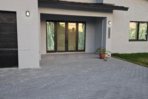 Casa en venta en Miami, Florida, 4 dormitorios № 1864319 - foto 1