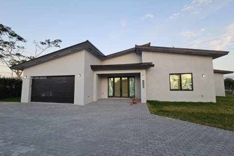 Casa en venta en Miami, Florida, 4 dormitorios № 1864319 - foto 4