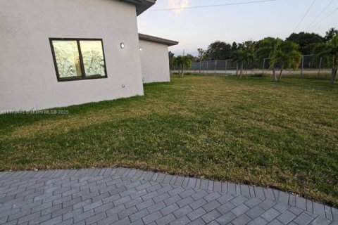 Casa en venta en Miami, Florida, 4 dormitorios № 1864319 - foto 6