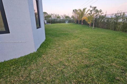 Casa en venta en Miami, Florida, 4 dormitorios № 1864319 - foto 8