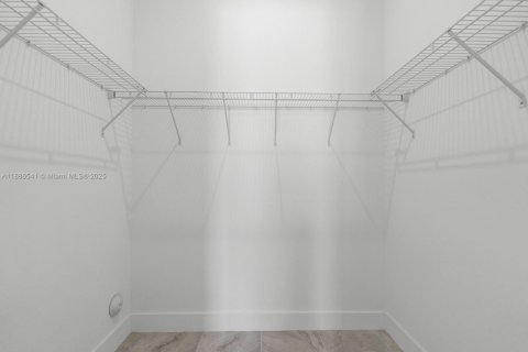 Купить виллу или дом в Хомстед, Флорида 5 спален, 298.68м2, № 1937299 - фото 22