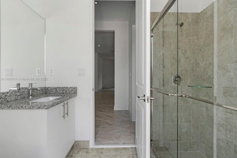 Купить виллу или дом в Хомстед, Флорида 5 спален, 298.68м2, № 1937299 - фото 23