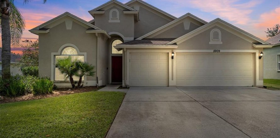 Villa ou maison à Zephyrhills, Floride 5 chambres, 292.83 m2 № 1904809
