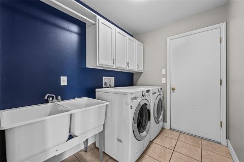 Villa ou maison à vendre à Zephyrhills, Floride: 5 chambres, 292.83 m2 № 1904809 - photo 19