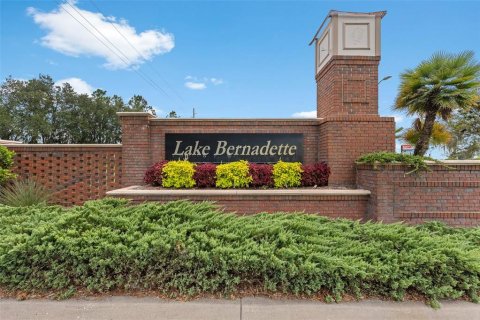 Villa ou maison à vendre à Zephyrhills, Floride: 5 chambres, 292.83 m2 № 1904809 - photo 17