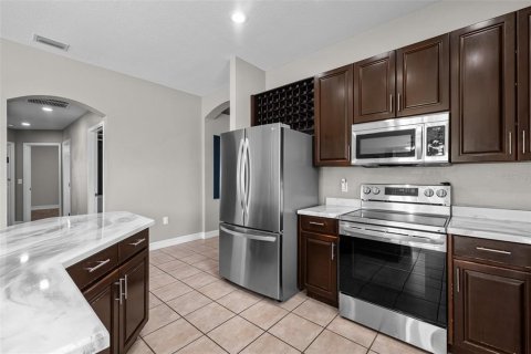 Villa ou maison à vendre à Zephyrhills, Floride: 5 chambres, 292.83 m2 № 1904809 - photo 13