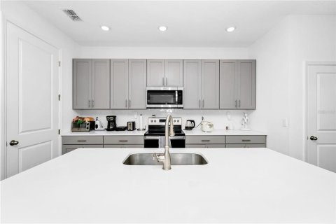Townhouse in Davenport, Florida 3 bedrooms, 185.8 sq.m. № 1784570 - photo 8