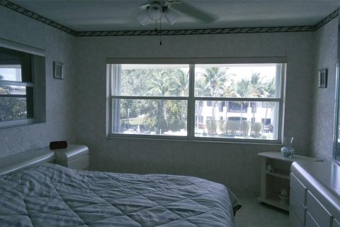 Condominio en venta en Hallandale Beach, Florida, 2 dormitorios, 97.55 m2 № 2260690 - foto 13