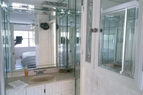 Condominio en venta en Hallandale Beach, Florida, 2 dormitorios, 97.55 m2 № 2260690 - foto 14
