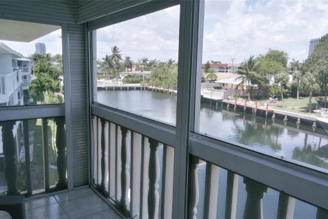 Condominio en venta en Hallandale Beach, Florida, 2 dormitorios, 97.55 m2 № 2260690 - foto 11
