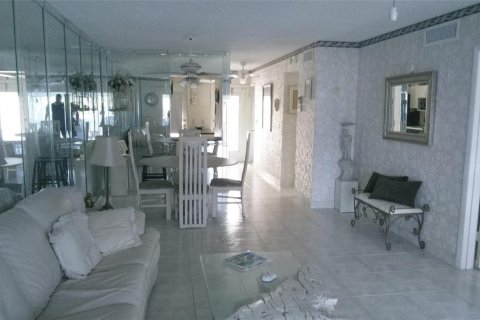 Condominio en venta en Hallandale Beach, Florida, 2 dormitorios, 97.55 m2 № 2260690 - foto 5
