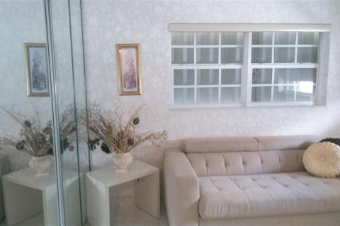 Condominio en venta en Hallandale Beach, Florida, 2 dormitorios, 97.55 m2 № 2260690 - foto 18