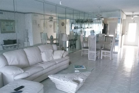 Condominio en venta en Hallandale Beach, Florida, 2 dormitorios, 97.55 m2 № 2260690 - foto 4