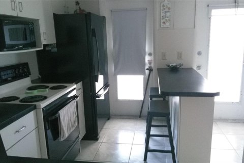Condominio en venta en Hallandale Beach, Florida, 2 dormitorios, 97.55 m2 № 2260690 - foto 9