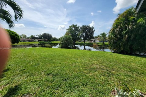 Villa ou maison à louer à Royal Palm Beach, Floride: 3 chambres, 120.59 m2 № 1970144 - photo 21