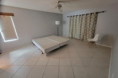 Villa ou maison à louer à Royal Palm Beach, Floride: 3 chambres, 120.59 m2 № 1970144 - photo 16