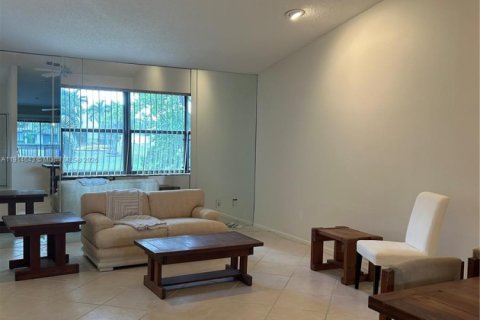 Villa ou maison à louer à Royal Palm Beach, Floride: 3 chambres, 120.59 m2 № 1970144 - photo 9