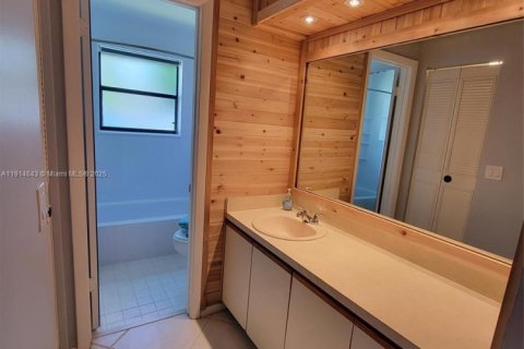 Villa ou maison à louer à Royal Palm Beach, Floride: 3 chambres, 120.59 m2 № 1970144 - photo 12