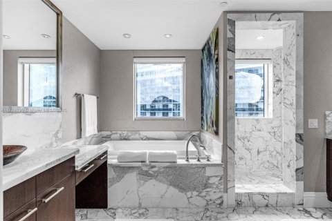 Copropriété à louer à Bal Harbour, Floride: 2 chambres, 198.44 m2 № 1860544 - photo 27