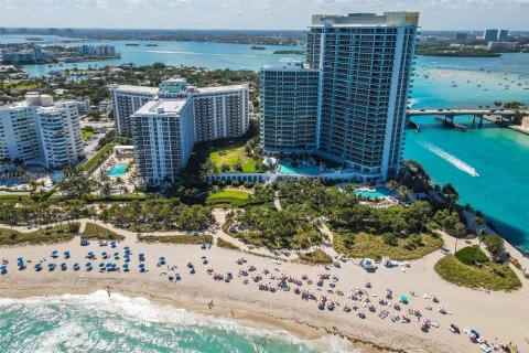 Copropriété à louer à Bal Harbour, Floride: 2 chambres, 198.44 m2 № 1860544 - photo 3
